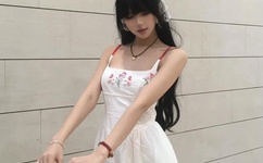 女生校园遭羞辱强迫拍视频